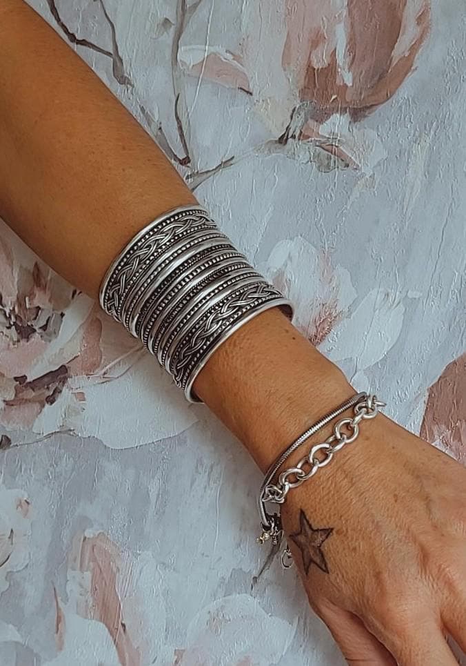 Silver cuff bracelet / Detailed jewellery / Statement piece / Ethnic style / Bohemian jewellery / Boho chic / Unique Gift ideas