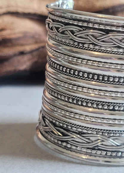 Silver cuff bracelet / Detailed jewellery / Statement piece / Ethnic style / Bohemian jewellery / Boho chic / Unique Gift ideas