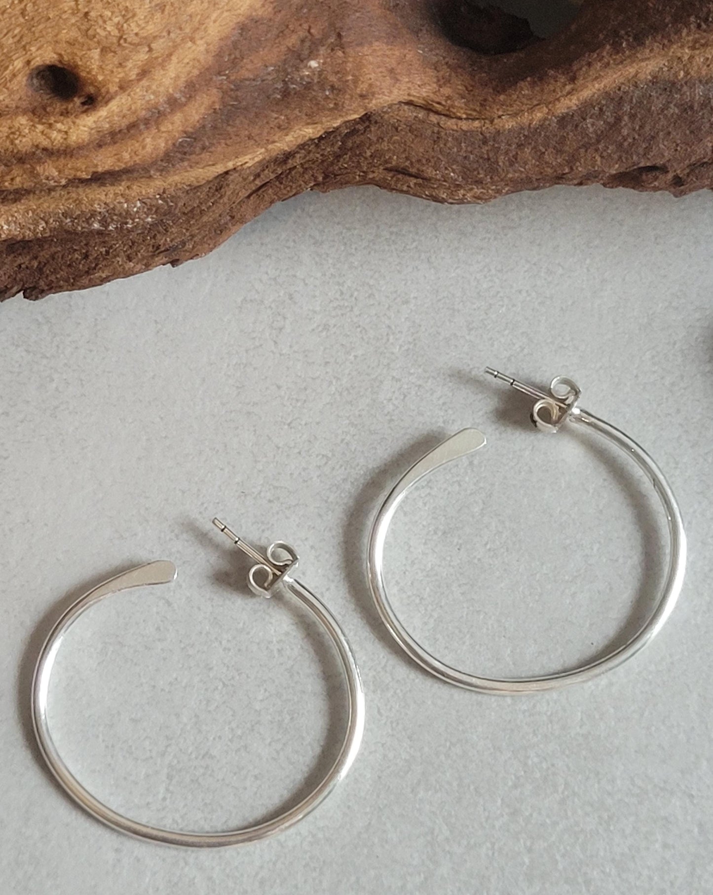 Simple silver hoops / Hoop earrings / Hammered style jewelry / Gift / Minimal