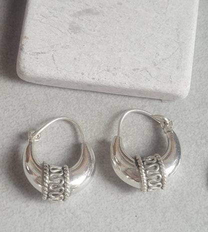Silver hoop earring set: Simple silver hoops
