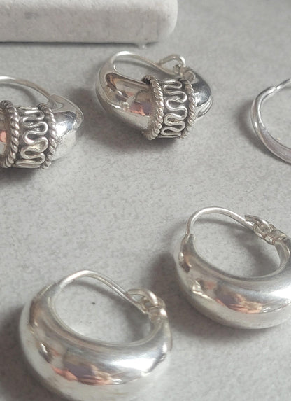 Silver hoop earring set: Simple silver hoops