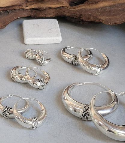 Silver chunky lightweight hoops / Small hoops / Large earrings / Gypsy / Bohemian / Boho / Ethnic hoops / Large hoops / Detailed