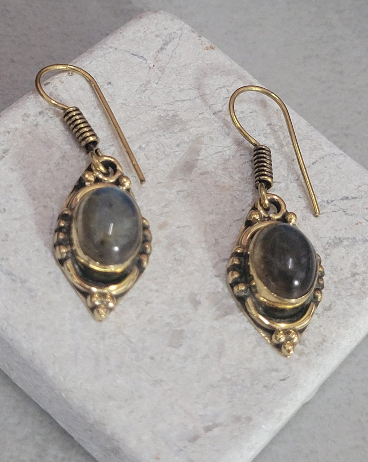Brass dangle earrings: Small elegant earrings