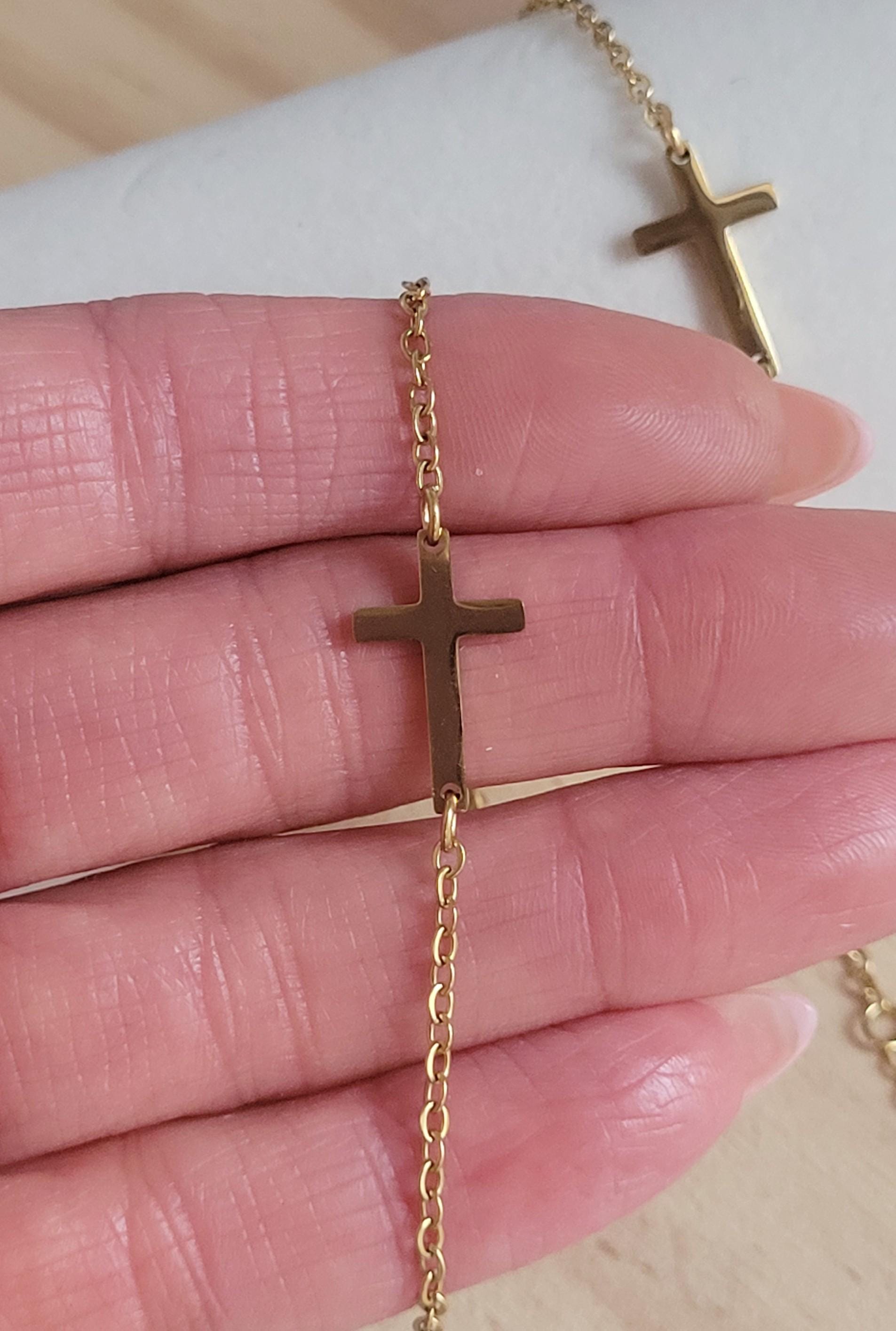 Brass Cross bracelet / Gold / Cross pendant / Layer bracelet / Chain / Gift ideas / Minimal / Minimalist