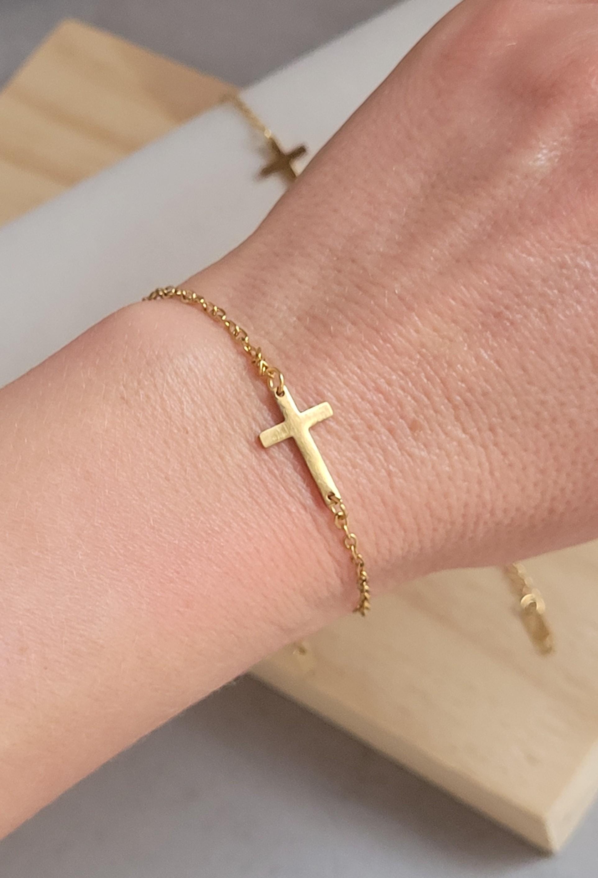Brass Cross bracelet / Gold / Cross pendant / Layer bracelet / Chain / Gift ideas / Minimal / Minimalist