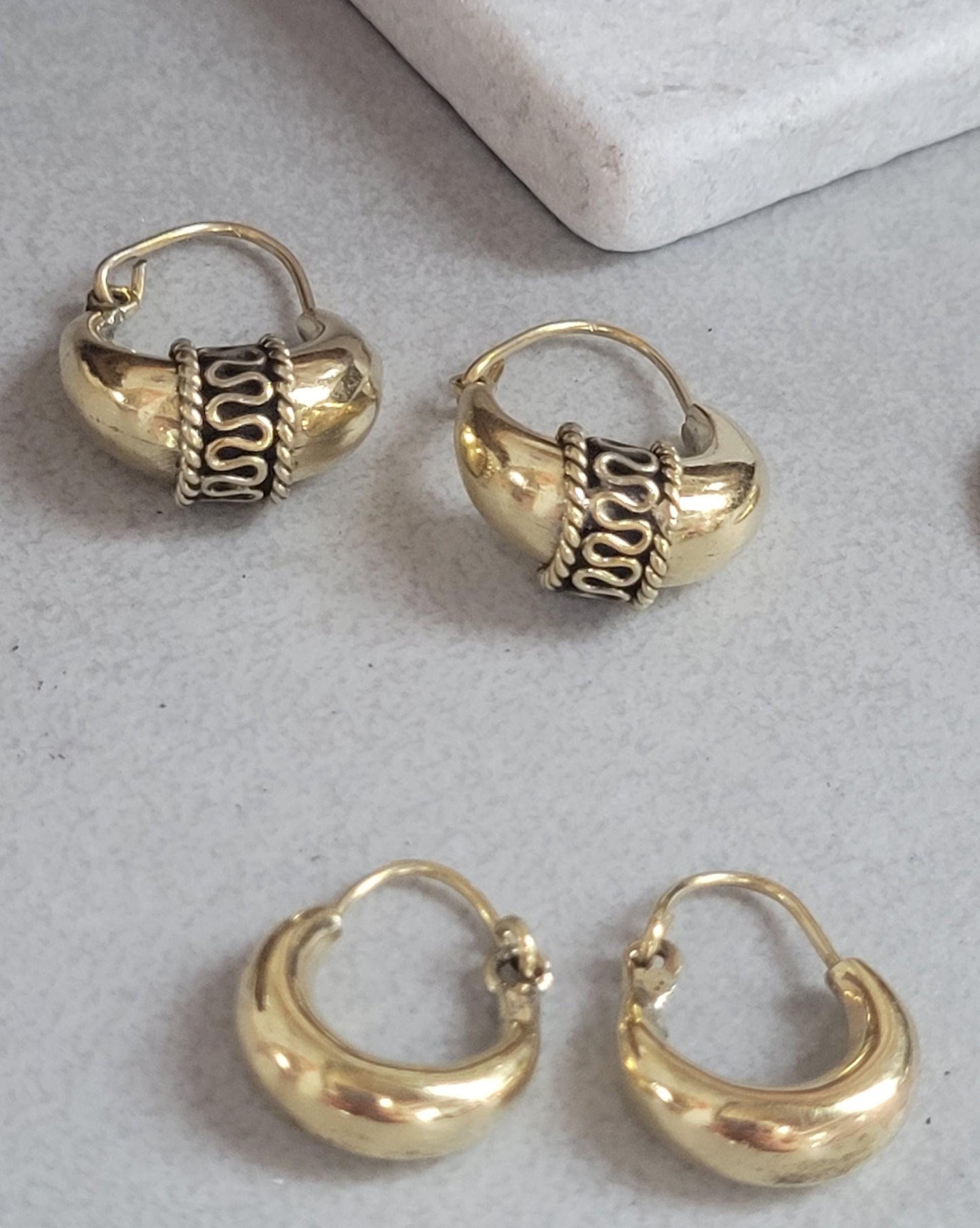 Gold hoop earring set: Simple brass hoops