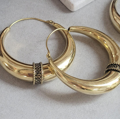 Gold hoop earring set: Simple brass hoops / Large hoops