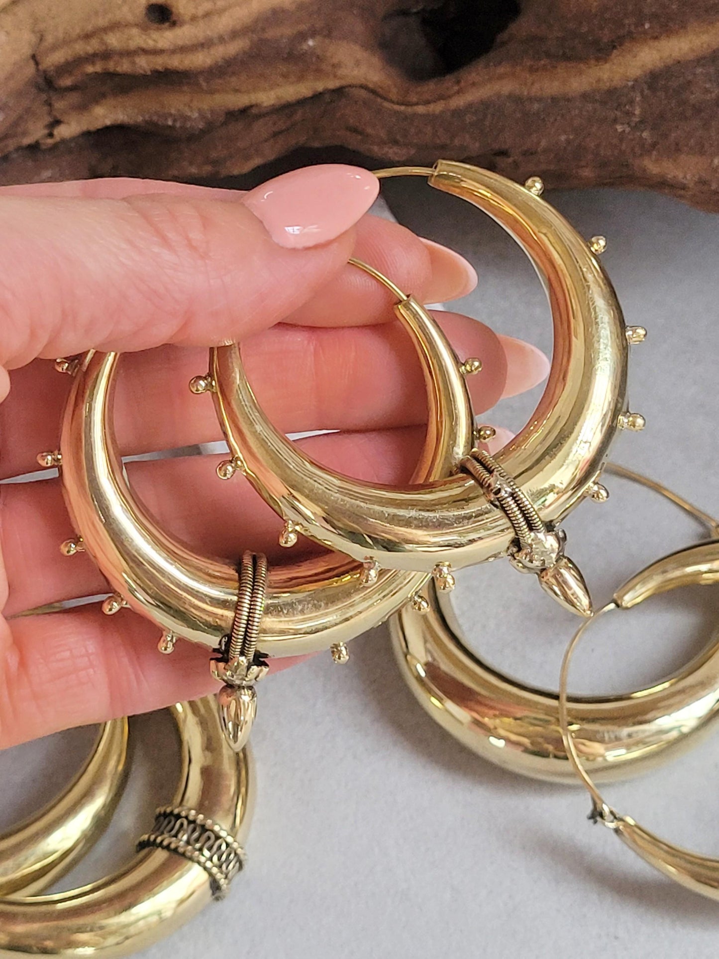 Gold hoop earring set: Simple brass hoops / Large hoops