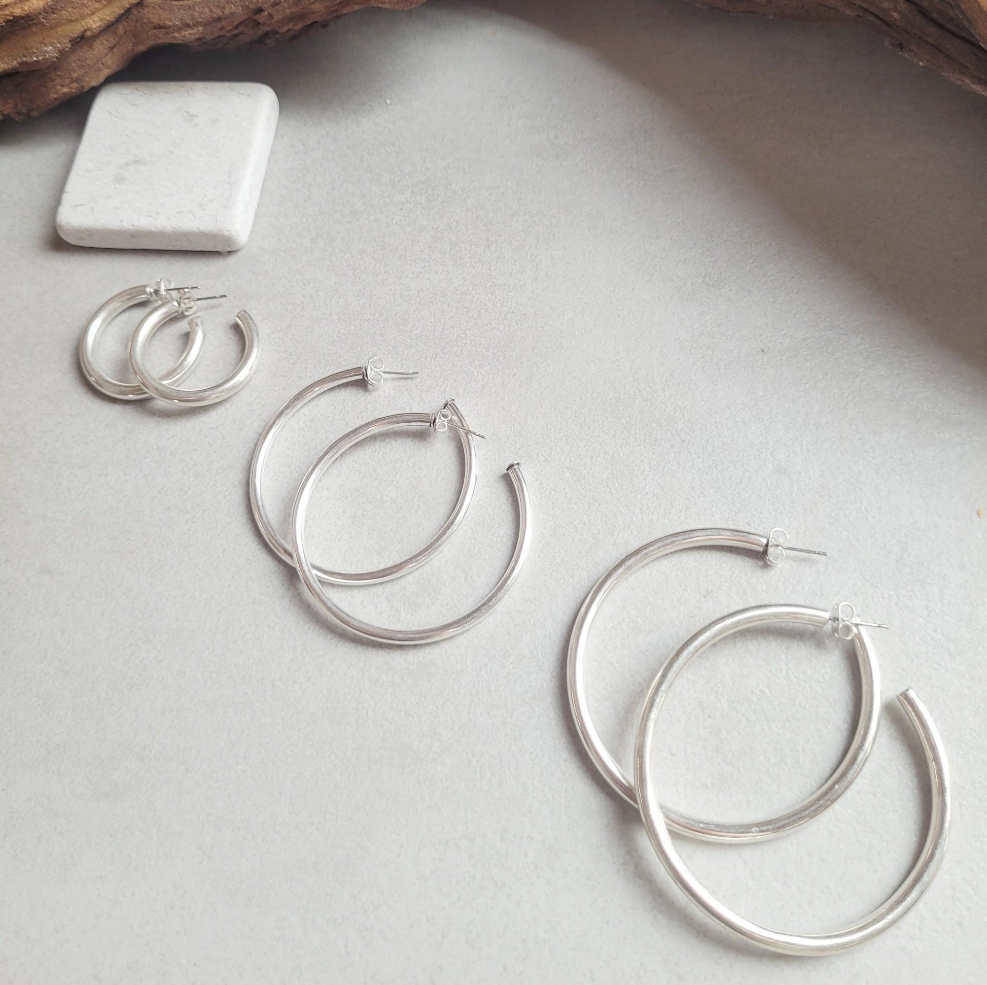 Thin silver hoops / Hoop earrings / Small hoops / Large hoops / Elegant / Everyday wear / Lightweight / Minimal / Boho / Gift