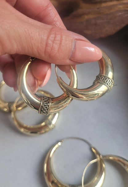 Golden hoops / Large hoops / Detailed hoops / Gypsy / Boho / Tribal / Ethnic / Golden jewellery / Bohemian / Brass hoops / Bali hoops