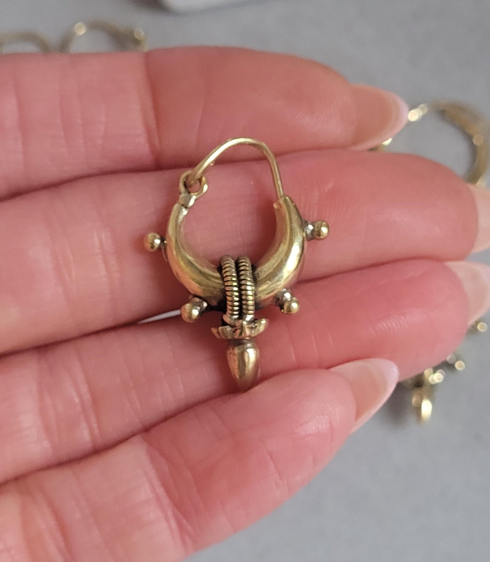 Gold hoop earring set: Simple brass hoops