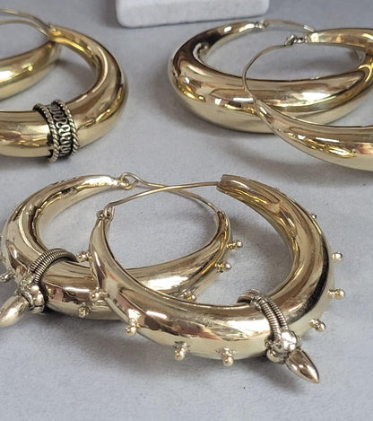 Gold hoop earring set: Simple brass hoops / Large hoops