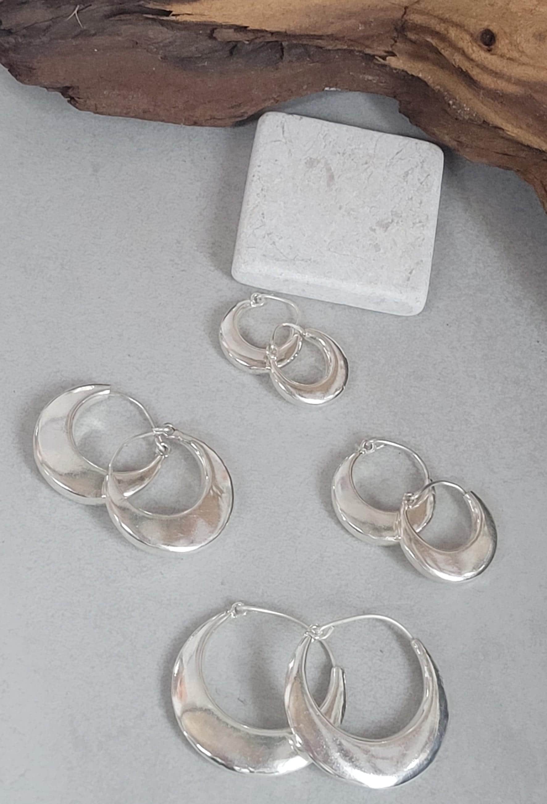 Silver simple hoop earrings: Minimalist jewellery