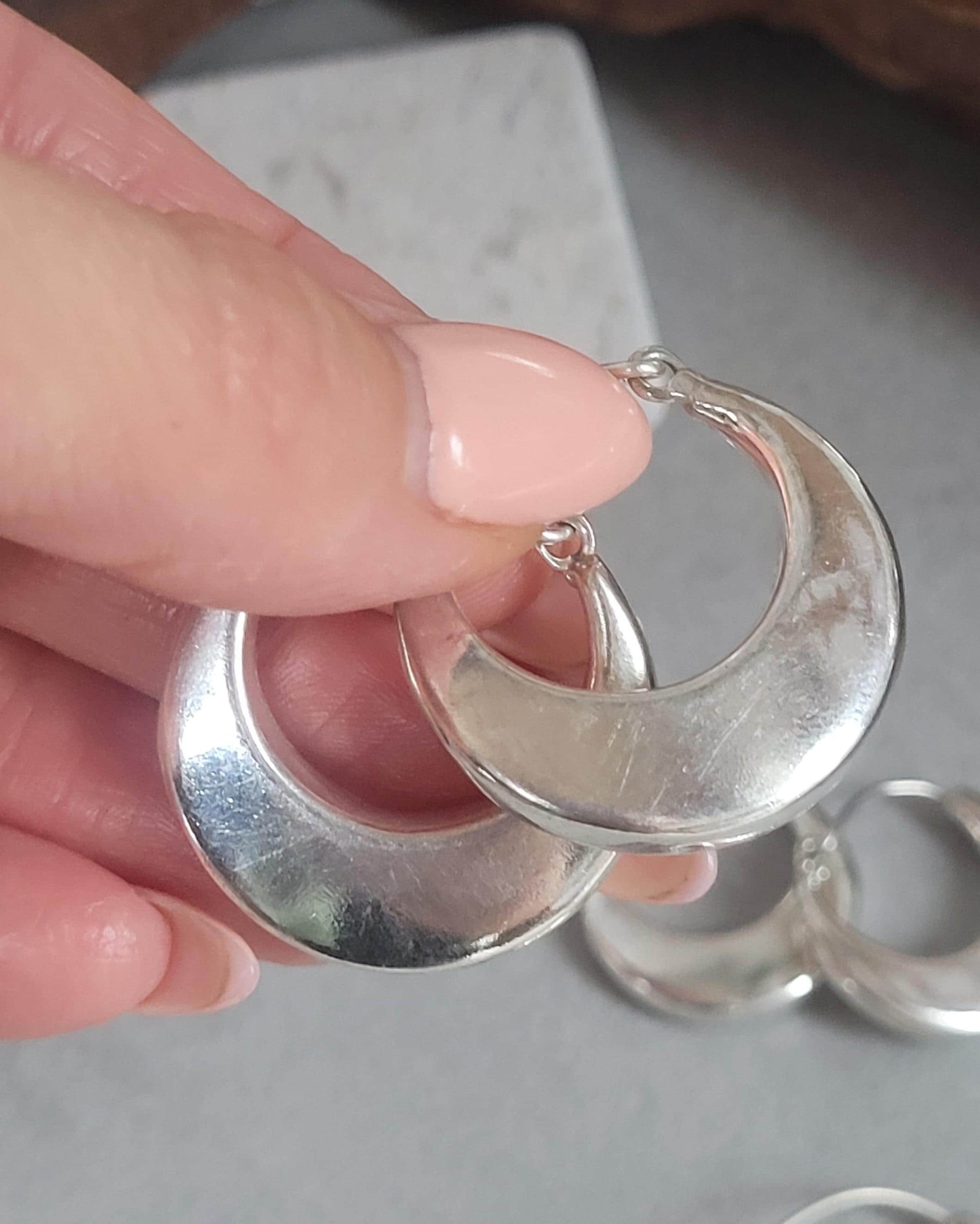 Silver simple hoop earrings: Minimalist jewellery