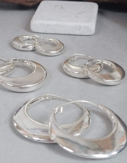 Silver simple hoop earrings: Minimalist jewellery