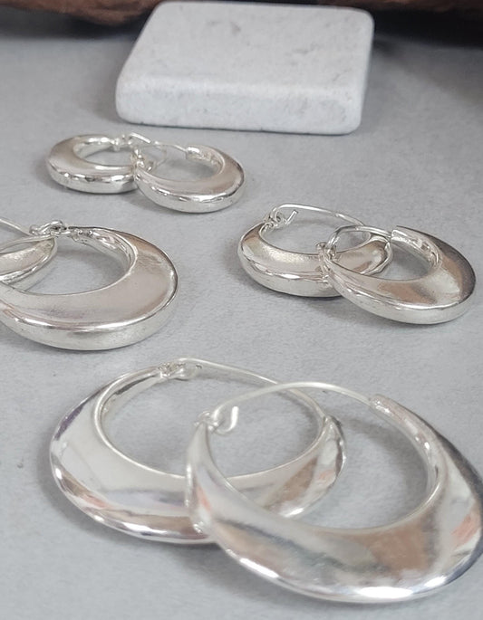 Silver simple hoop earrings: Minimalist jewellery