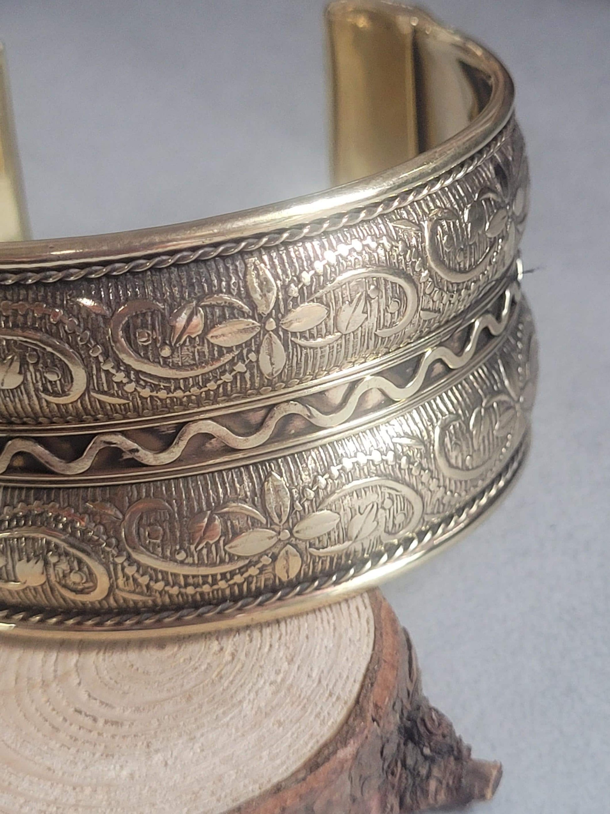 Brass Cuff bracelet / Bangle jewelry / Gift idea / Nature-inspired