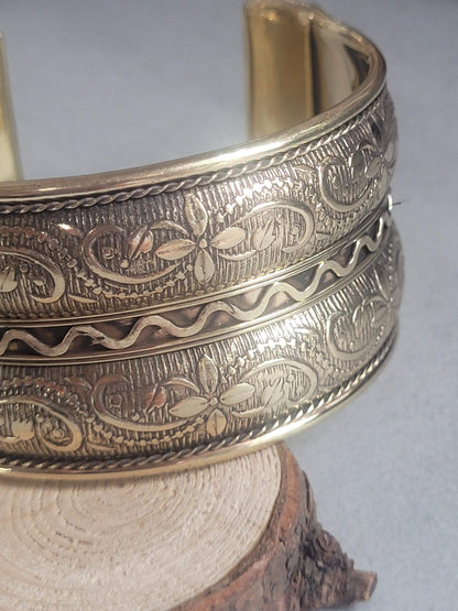 Brass Cuff bracelet / Bangle jewelry / Gift idea / Nature-inspired
