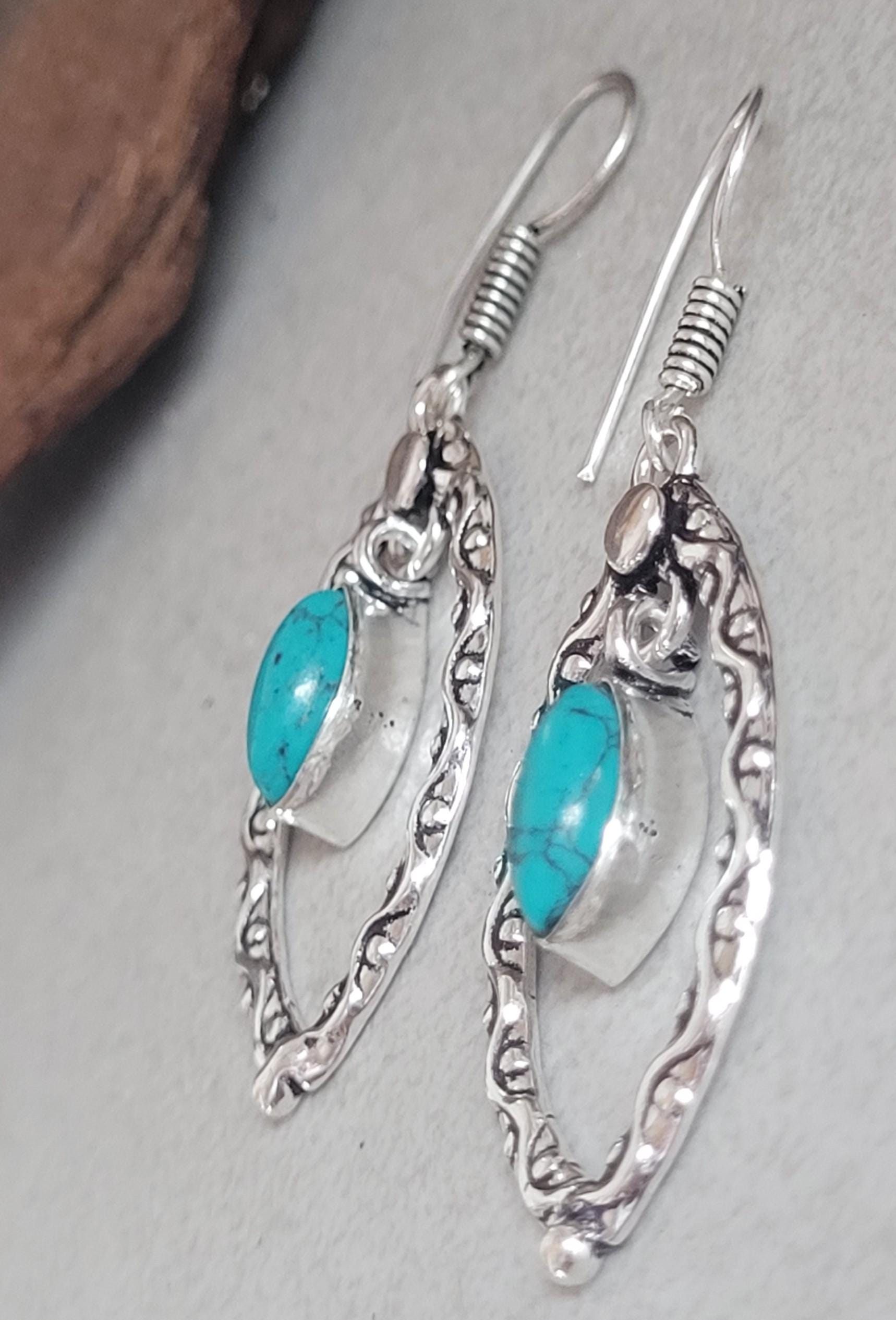 Silver dangle drop earrings / Bohemian style jewelry / Gift for her / Elegant style