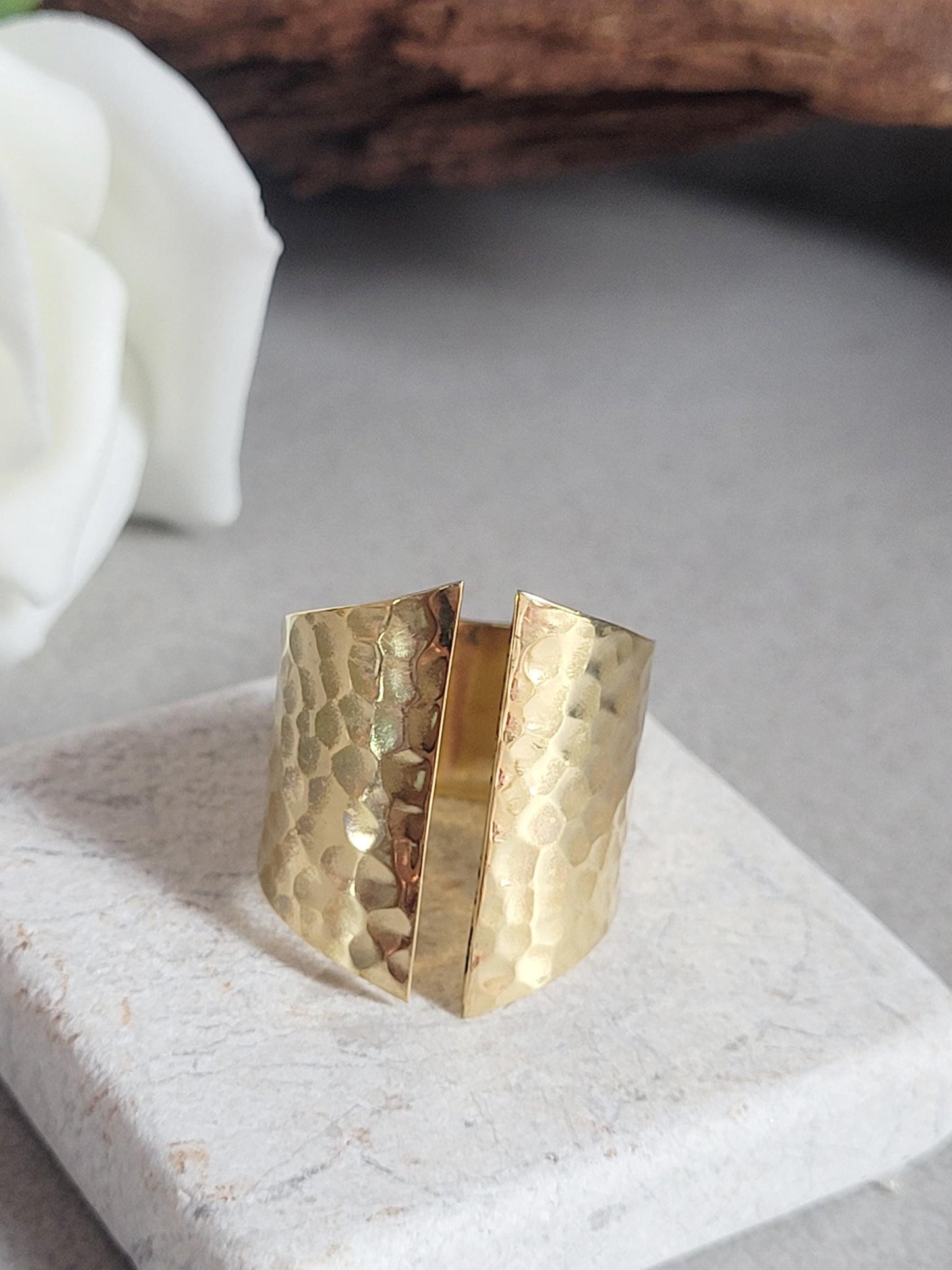 Brass hammered statement ring / Adjustable gold ring / Minimalist jewelry