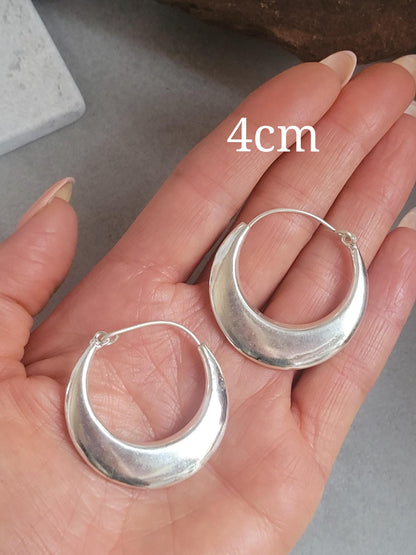 Silver simple hoop earrings: Minimalist jewellery