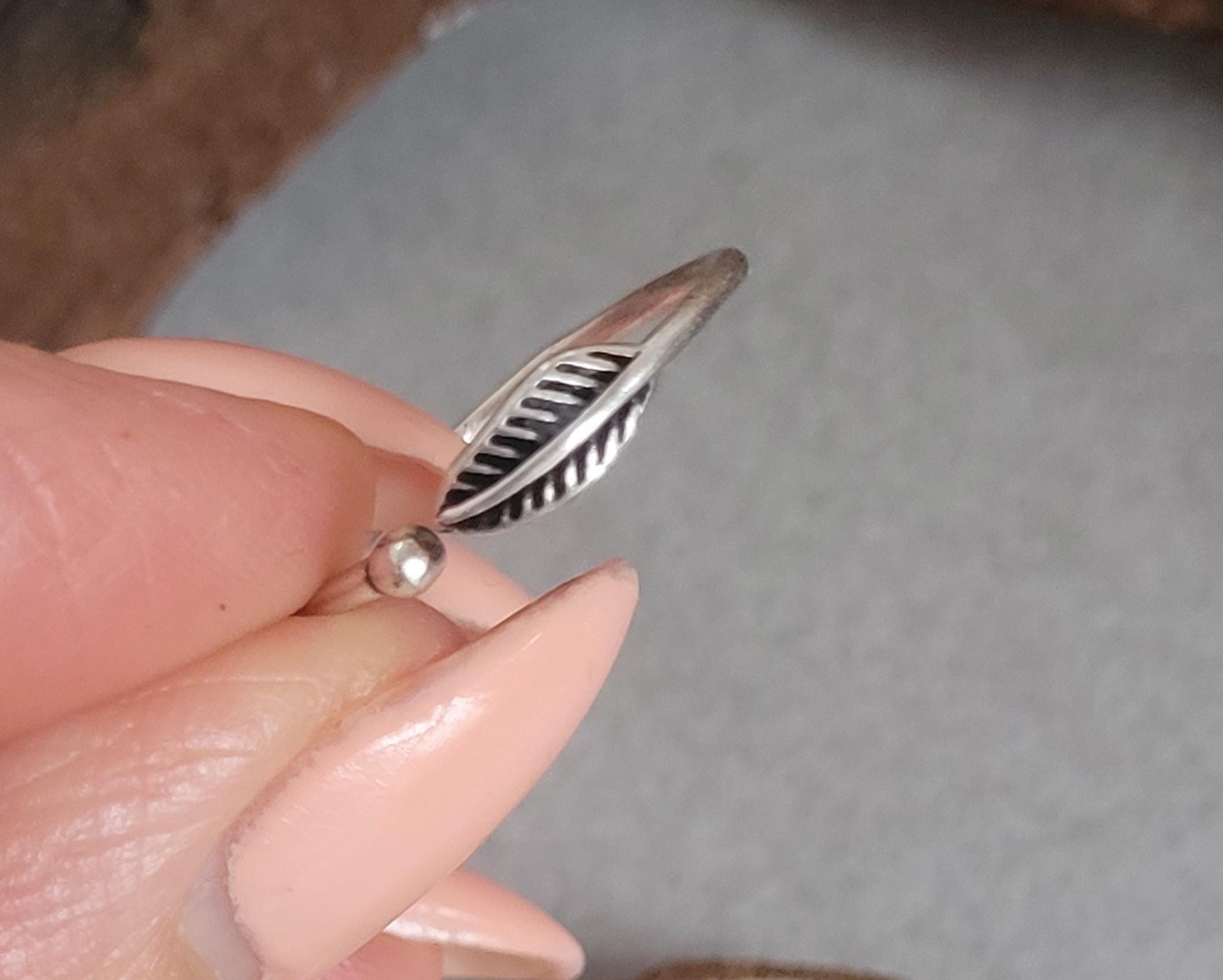 Simple silver feather ring / Minimalist jewelry