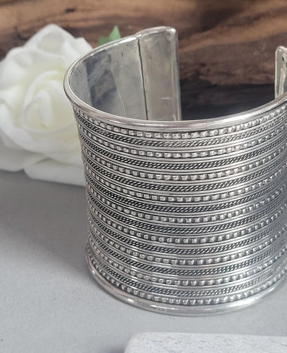 Silver detailed cuff bracelet / Cuff / Bohemian / Boho / Statement / Unique / Tribal