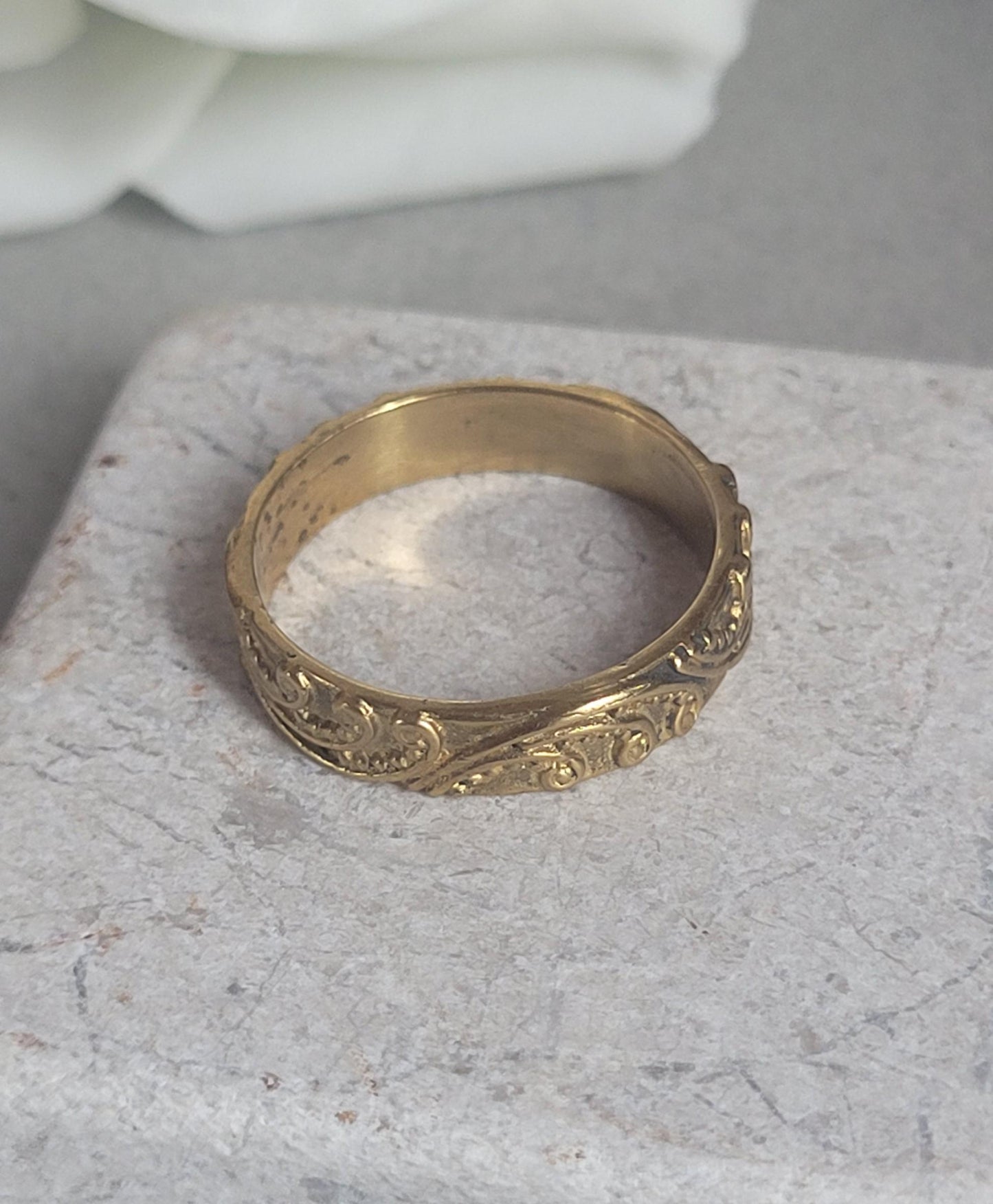 Brass floral ring: silver simple ring / Nature-inspired / Hypoallergenic golden jewelry