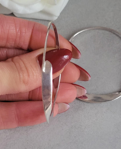 Hammered silver hoop earrings / Simple hoops / Silver jewelry / Gift for her