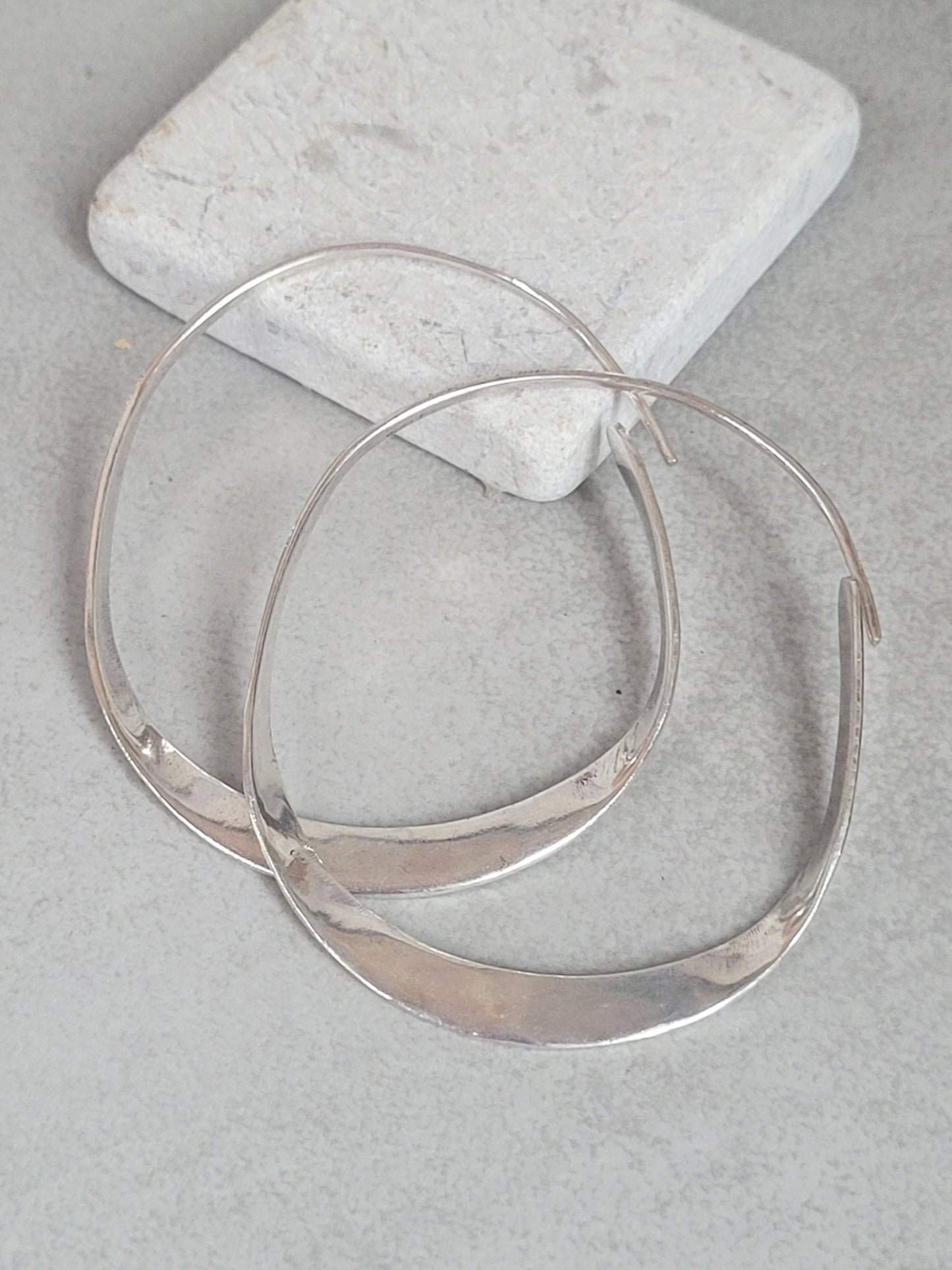 Hammered silver hoop earrings / Simple hoops / Silver jewelry / Gift for her