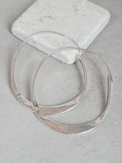 Hammered silver hoop earrings / Simple hoops / Silver jewelry / Gift for her