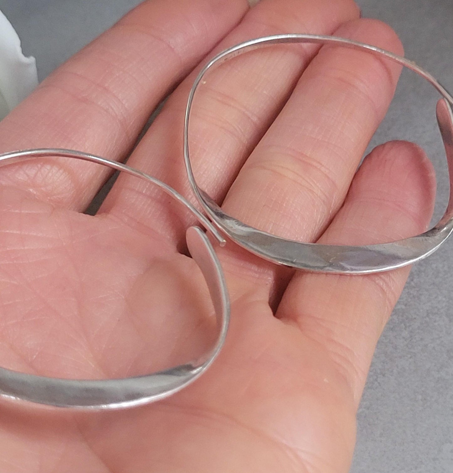 Hammered silver hoop earrings / Simple hoops / Silver jewelry / Gift for her