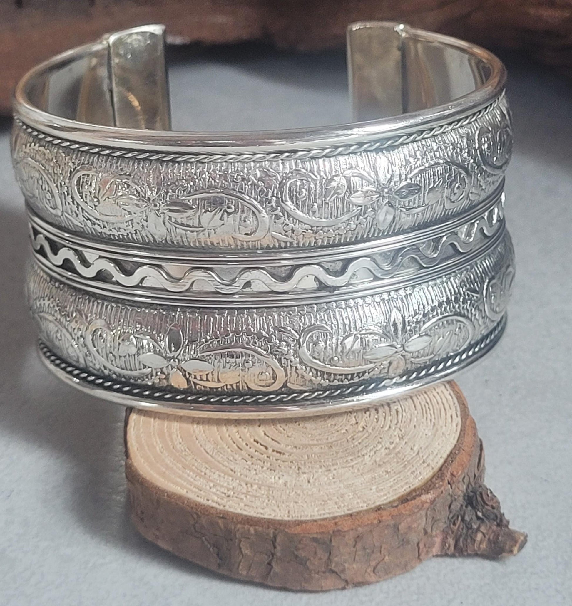 Silver plated Cuff bracelet / Bangle jewelry / Gift idea