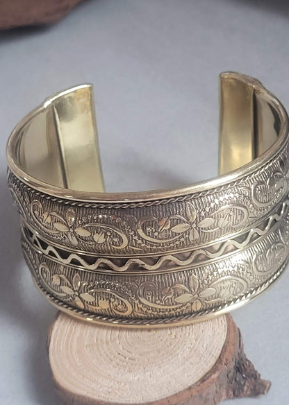Brass Cuff bracelet / Bangle jewelry / Gift idea / Nature-inspired