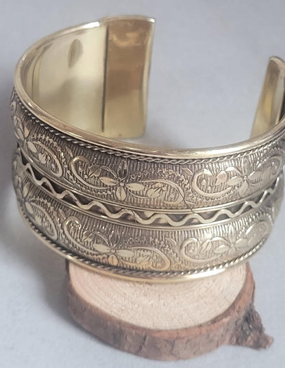 Brass Cuff bracelet / Bangle jewelry / Gift idea / Nature-inspired