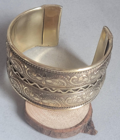 Brass Cuff bracelet / Bangle jewelry / Gift idea / Nature-inspired