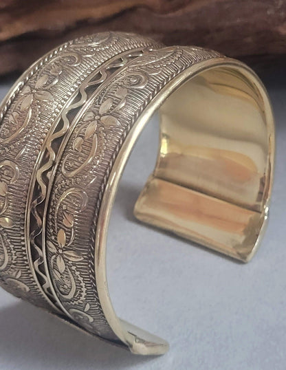 Brass Cuff bracelet / Bangle jewelry / Gift idea / Nature-inspired