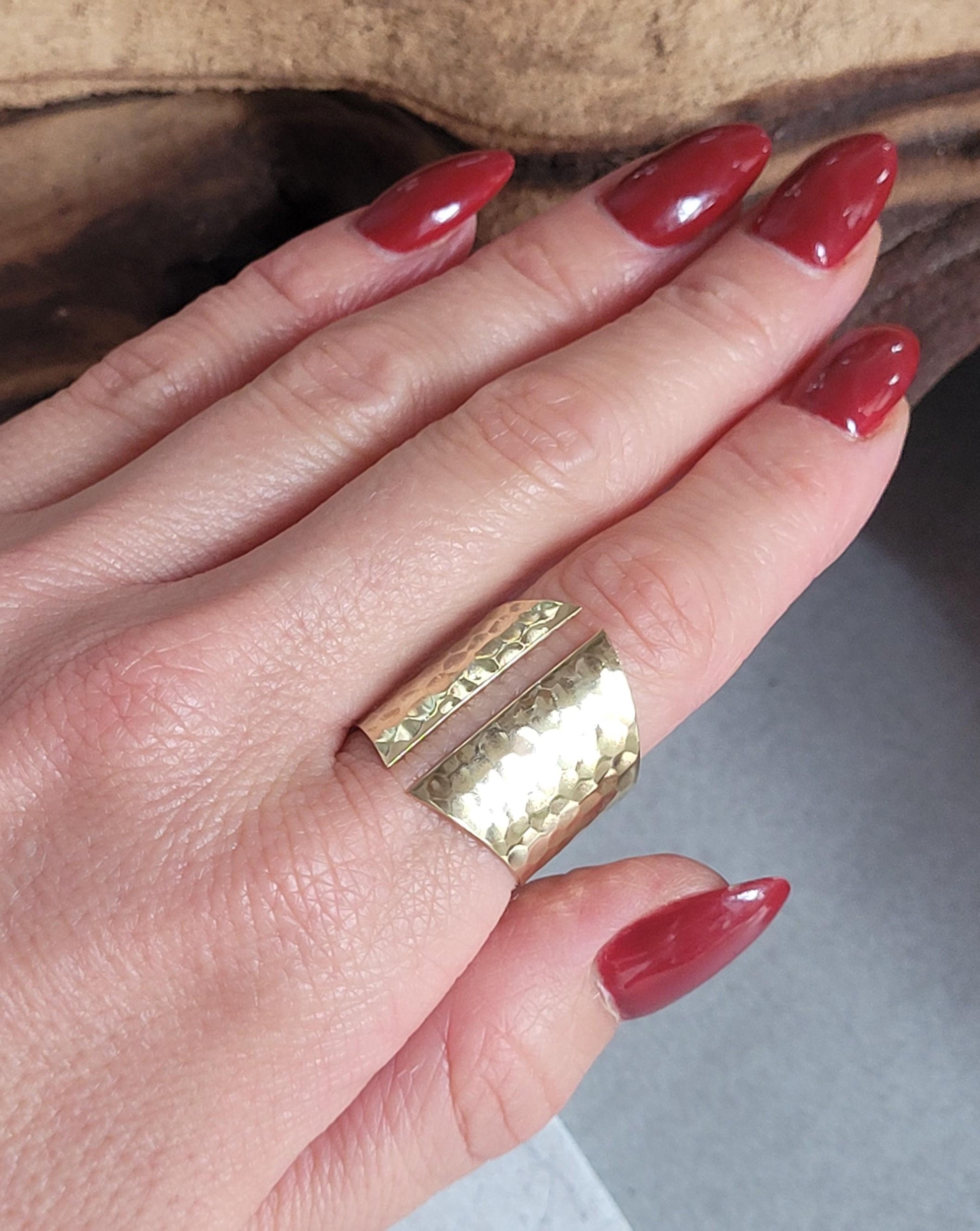 Brass hammered statement ring / Adjustable gold ring / Minimalist jewelry