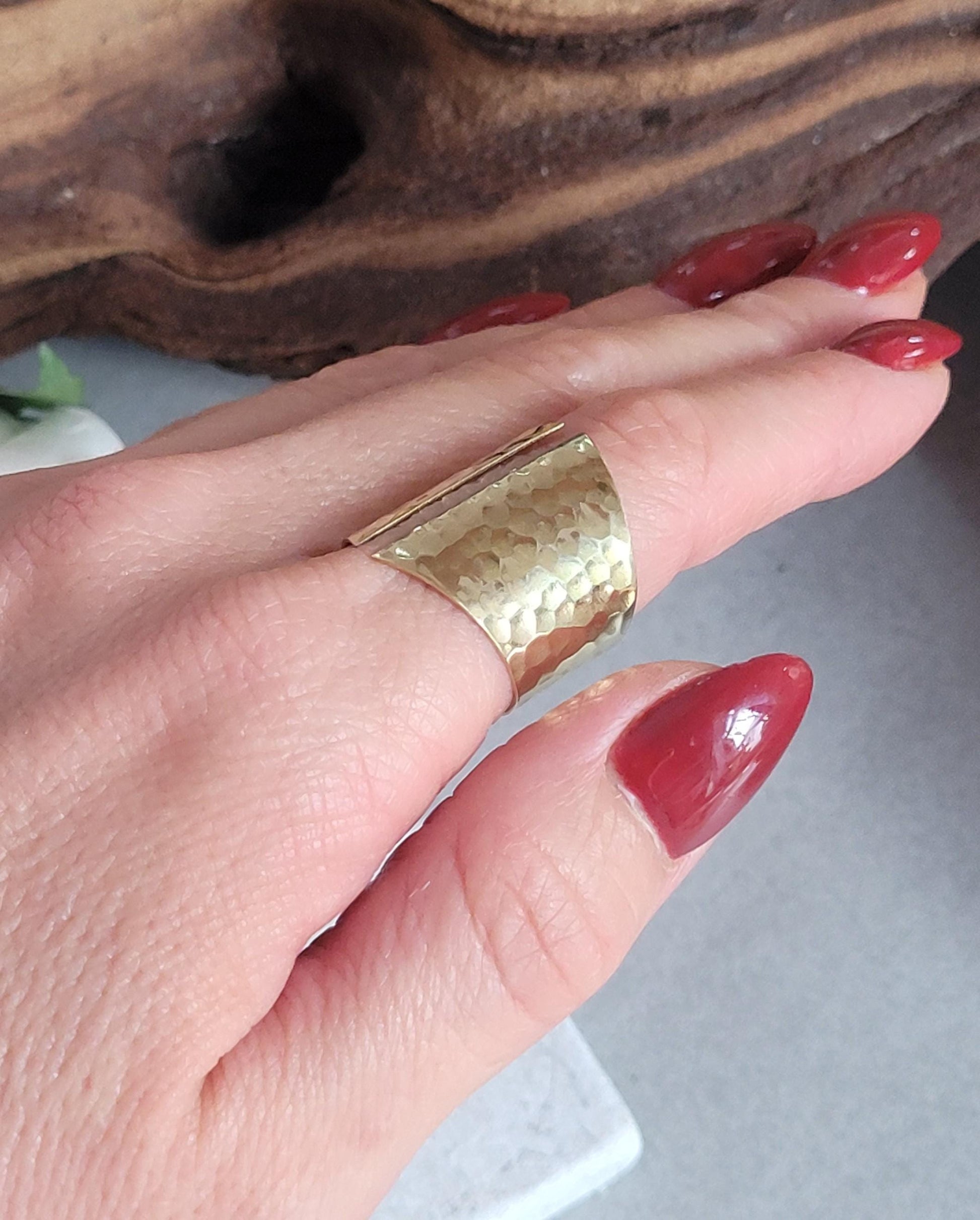 Brass hammered statement ring / Adjustable gold ring / Minimalist jewelry