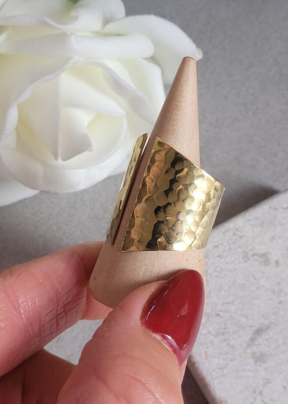 Brass hammered statement ring / Adjustable gold ring / Minimalist jewelry