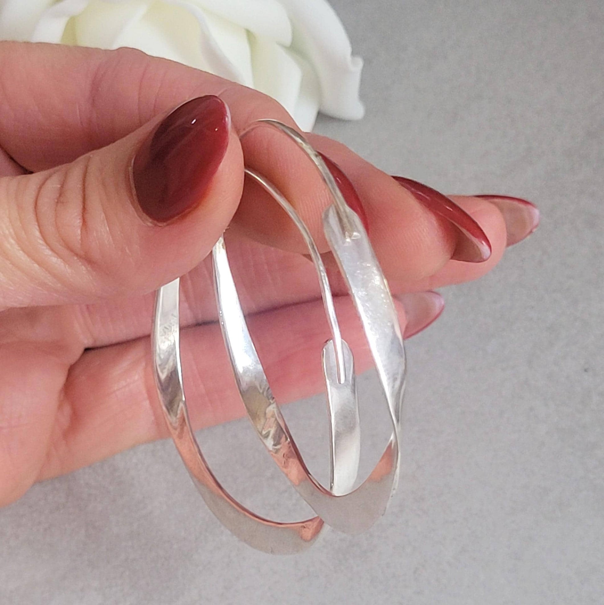 Hammered silver hoop earrings / Simple hoops / Silver jewelry / Gift for her