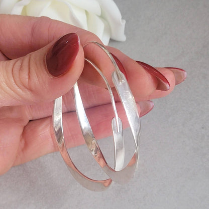 Hammered silver hoop earrings / Simple hoops / Silver jewelry / Gift for her