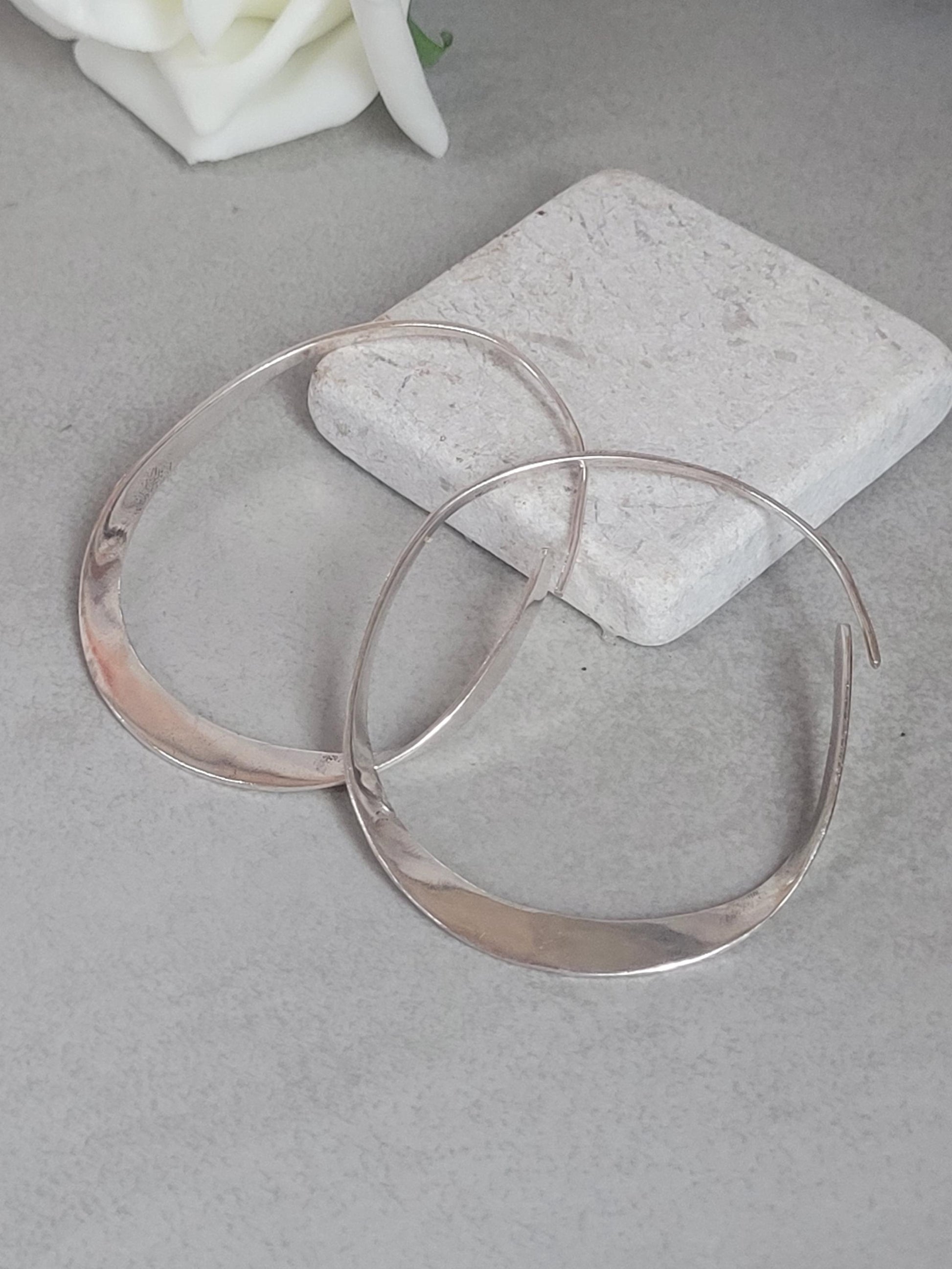 Hammered silver hoop earrings / Simple hoops / Silver jewelry / Gift for her