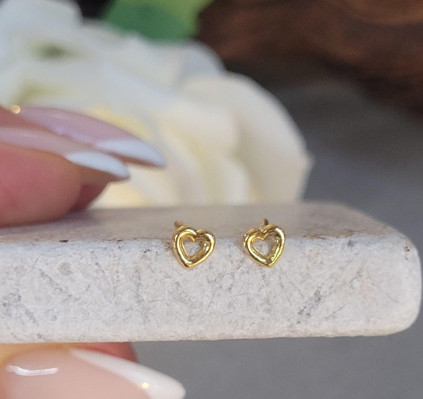 18k gold plated heart earrings / Cute gift for her / Gold jewelry