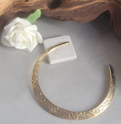 Brass choker necklace: Statement jewelry/ Gift for her
