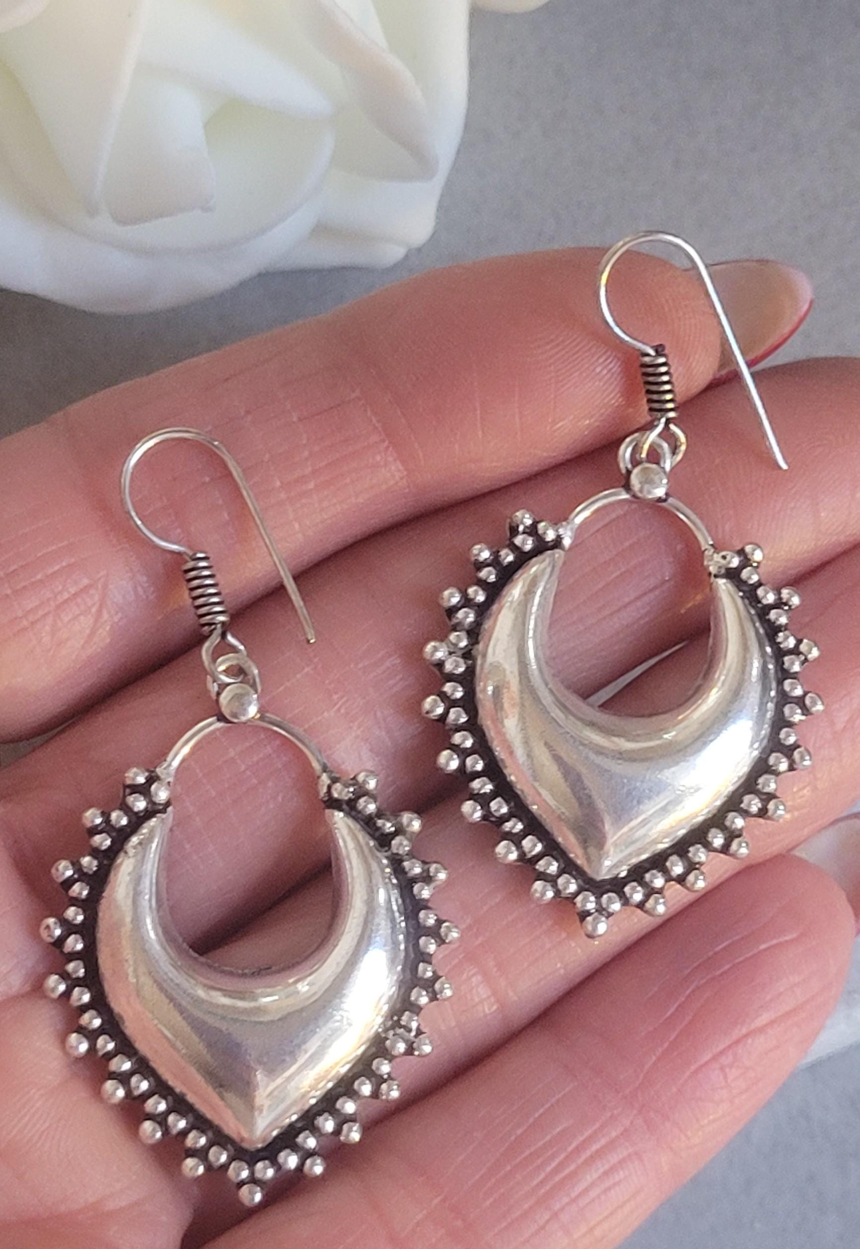 Dangle earrings/ Silver jewelery/ Gift for her / Hypoallergenic earrings