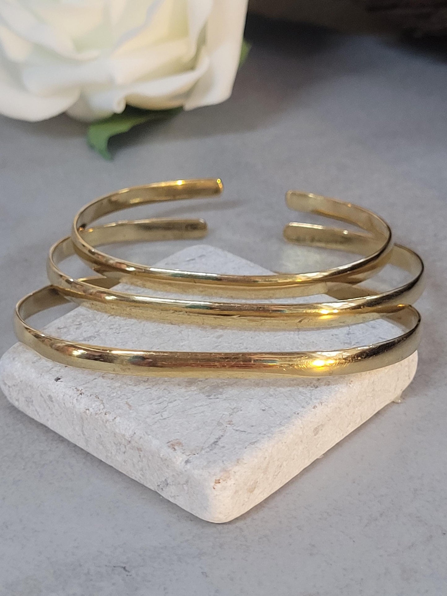 Simple brass bangles / Set of three bracelets