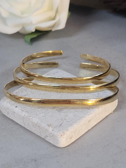 Simple brass bangles / Set of three bracelets