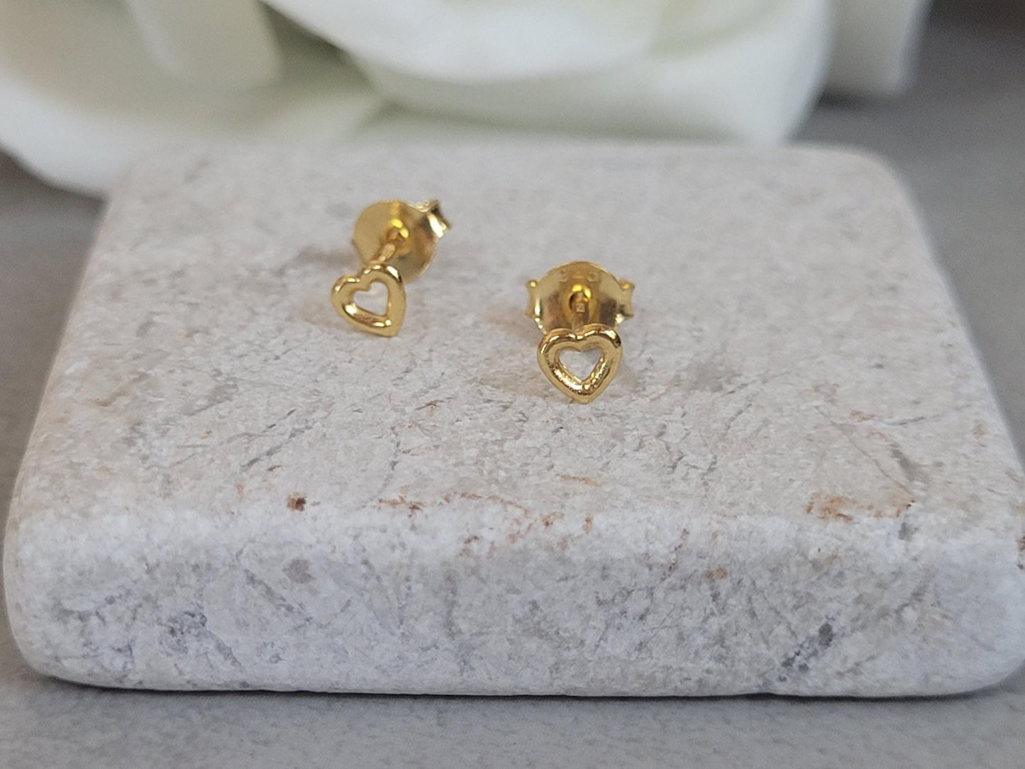 18k gold plated heart earrings / Cute gift for her / Gold jewelry