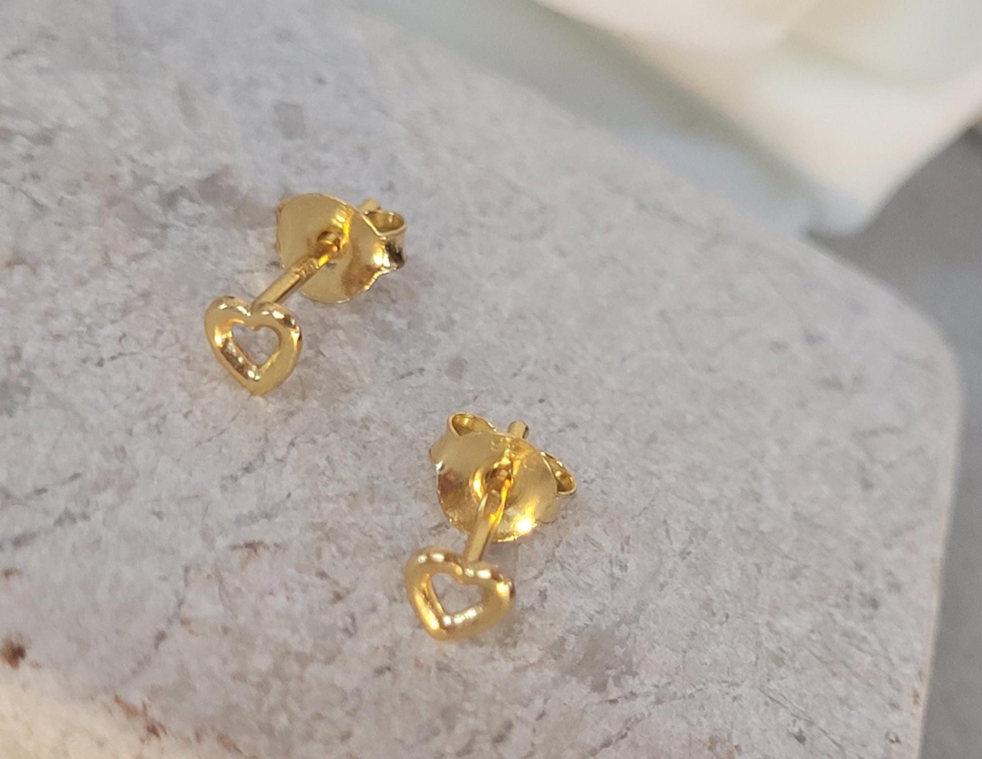 18k gold plated heart earrings / Cute gift for her / Gold jewelry
